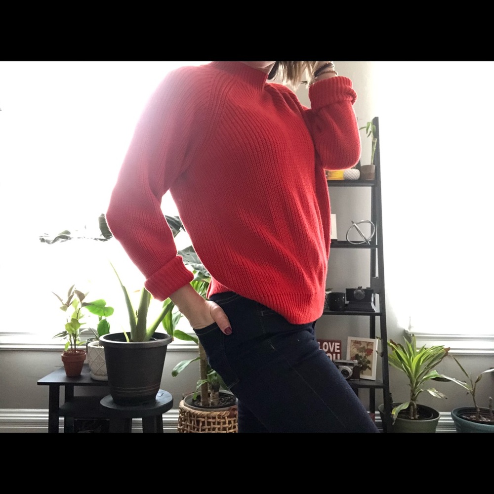 Red sweater - Picture 7 of 7
